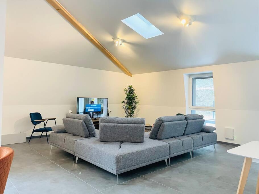 Penthouse 3 Bedrooms In Center W. Private Garden Apartment *